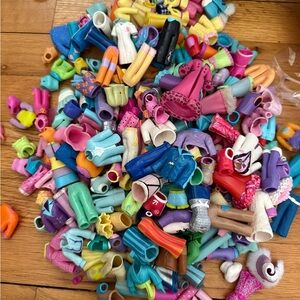 Polly pocket huge lot of clothes